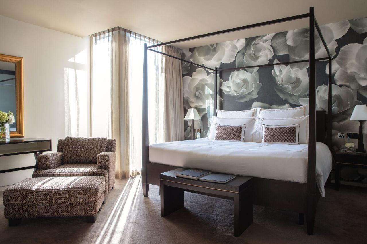 Presidential Suite Panoramic Skyline Views Airport Transfers Direct Connectivity to Museum of The Future Complimentary Signature Afternoon Tea Evening Sundowners Soft Refreshments Canapes